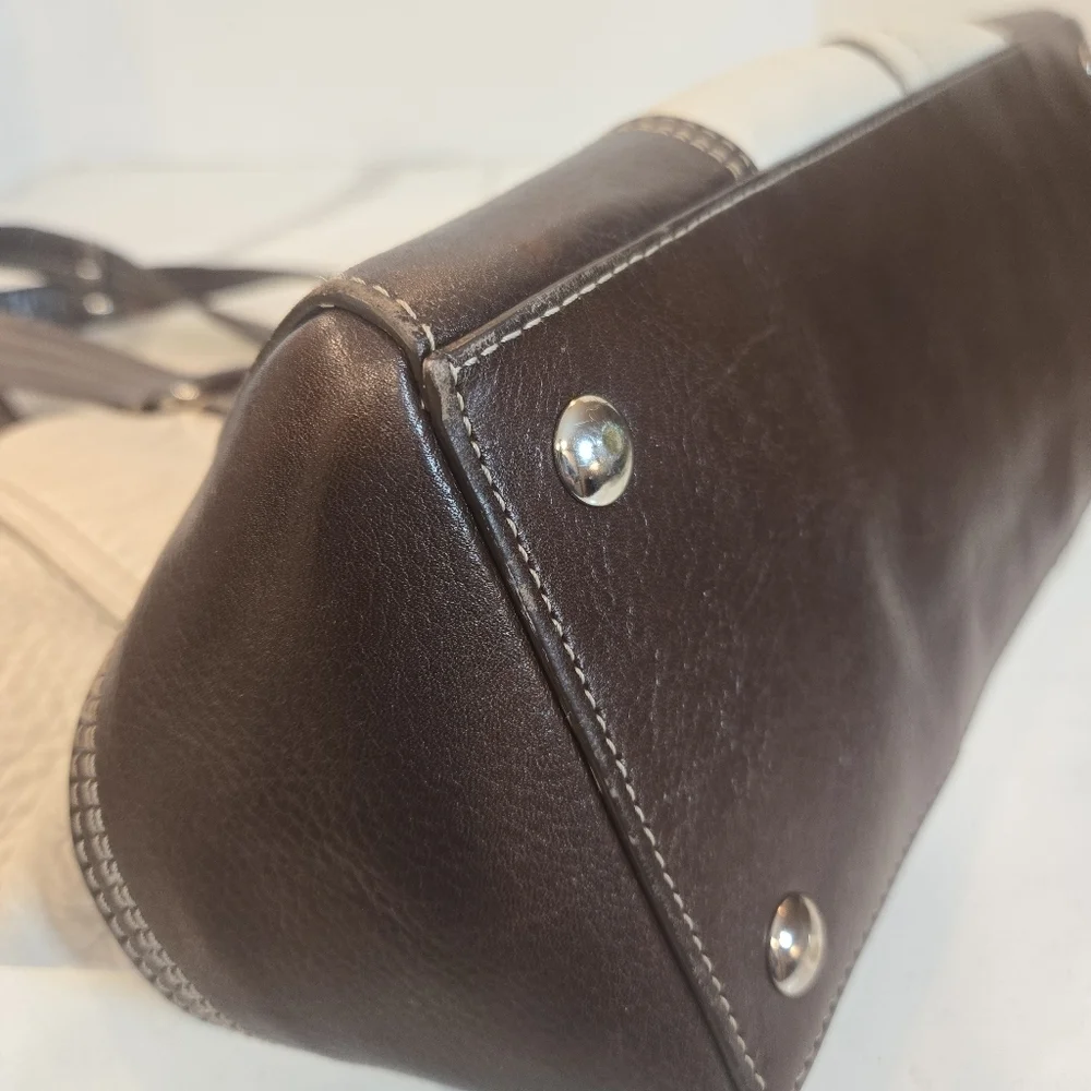 Coach Hamptom Pebbled Leather Turn Lock Sachel Tote Bag Brown Cream Medium 13960 - Picture 7 of 14